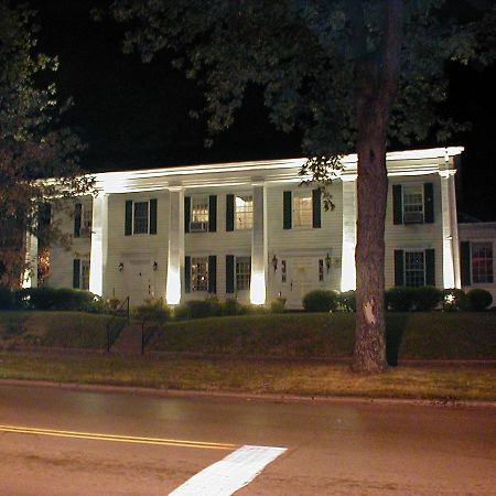 Rider'S Inn Painesville Bagian luar foto