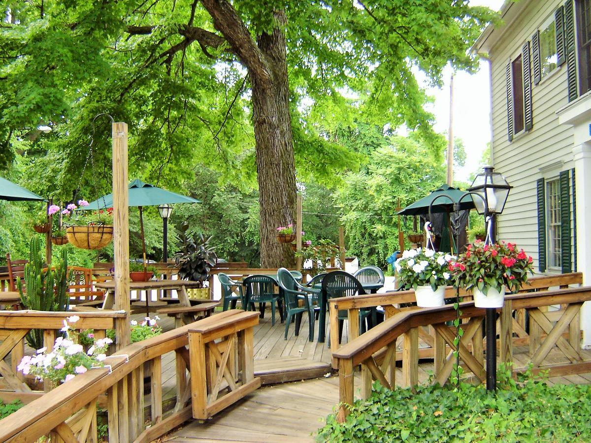 Rider'S Inn Painesville Bagian luar foto