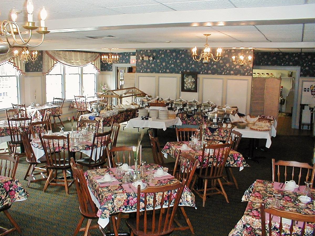 Rider'S Inn Painesville Bagian luar foto